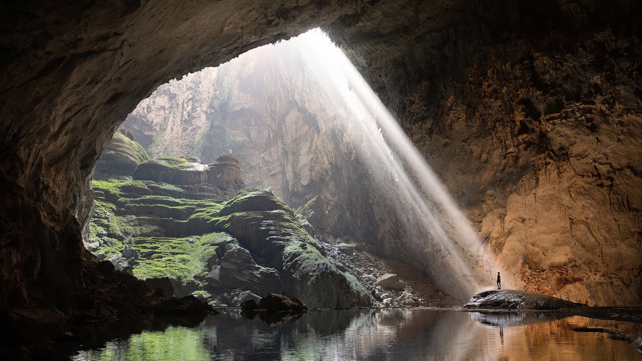 Exploring inside Son Doong cave expedition
