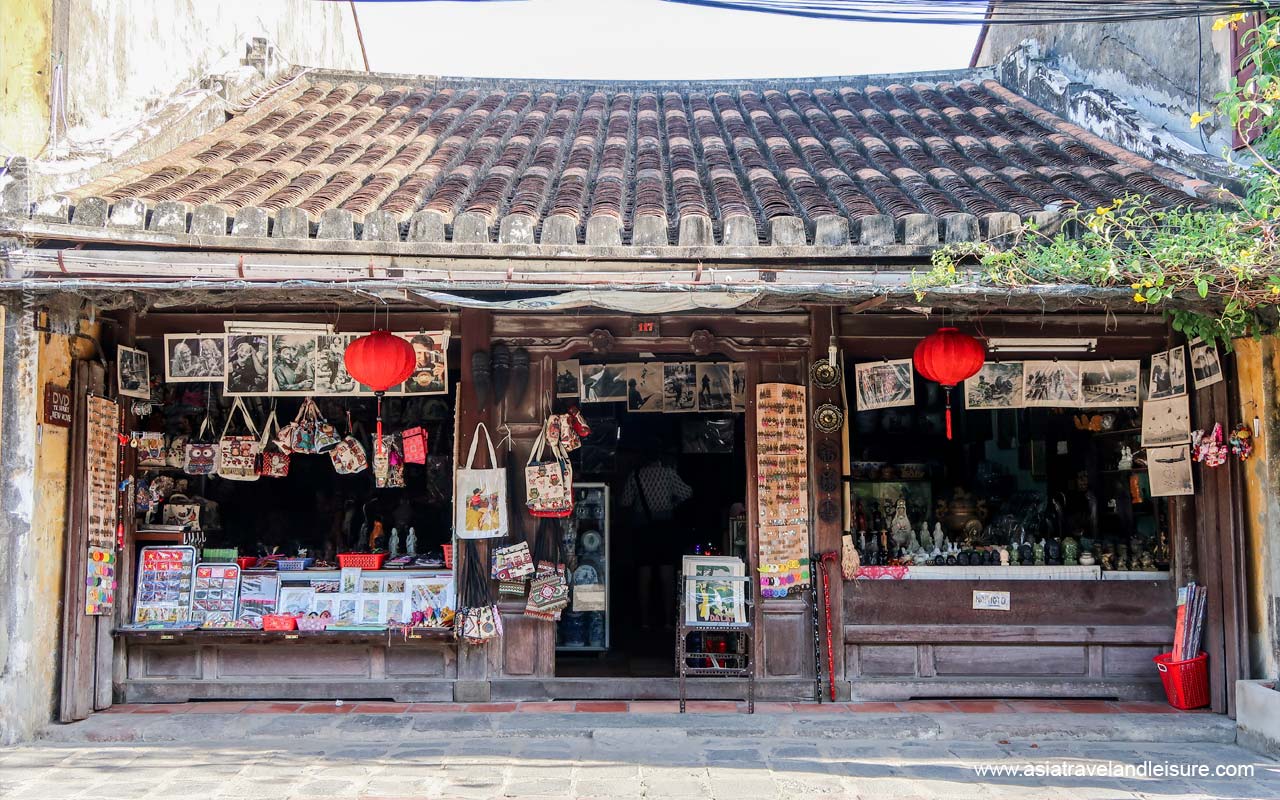 Street view of ancient town shops in Hoi An