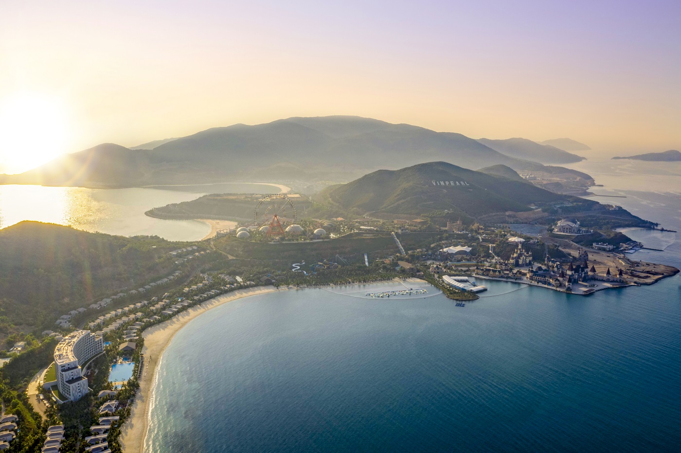Overview of Hon Tre Island with Vinpearl Land