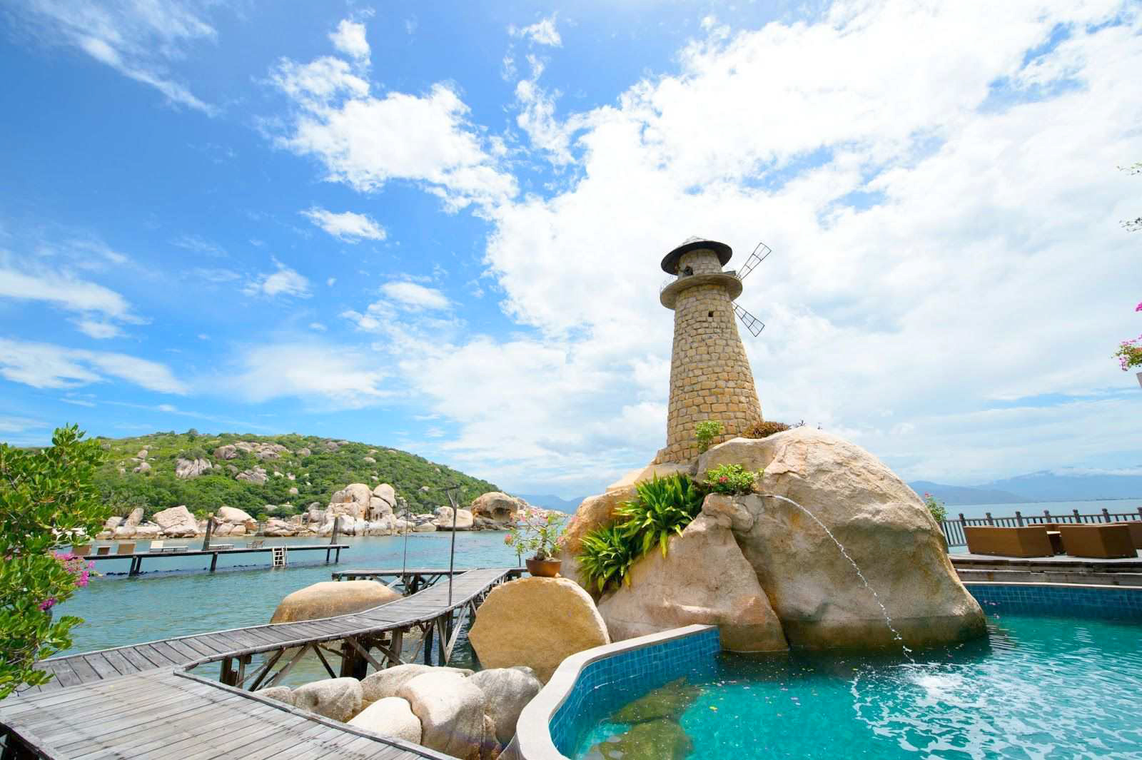 Tour Bình Hưng Giá Rẻ Nhóm khách tham gia hoạt động trong tour Bình Hưng giá rẻ