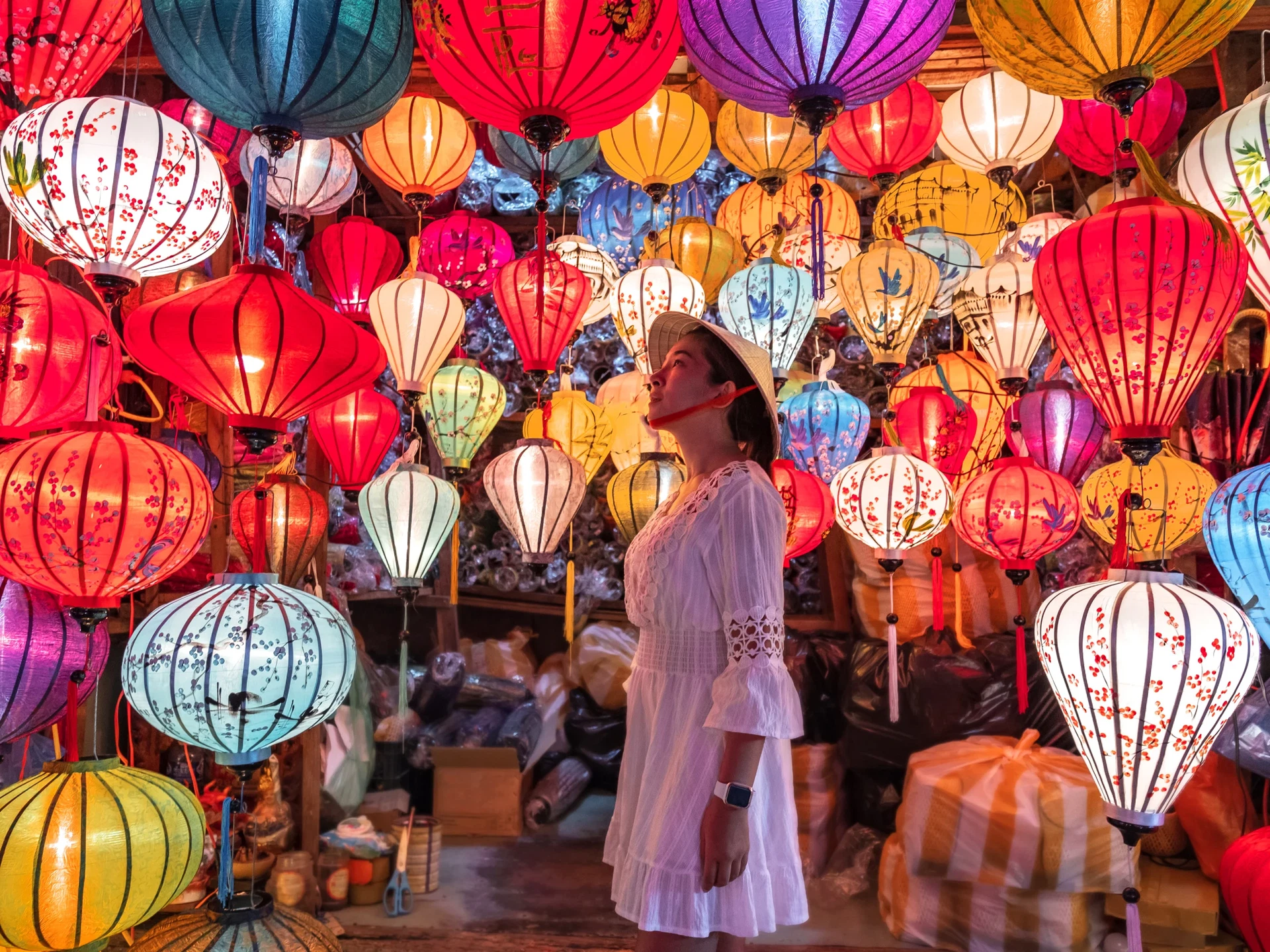 Hoi An Lantern Festival / Hoi An Full Moon Hoi An Lantern Festival atmosphere during a full moon night