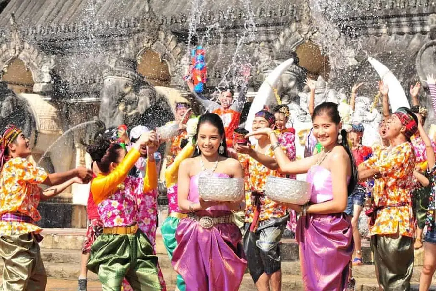 lễ hội songkran chiang mai