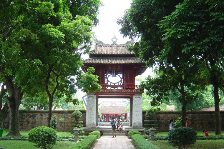 hanoi cyclo tour temple of literature