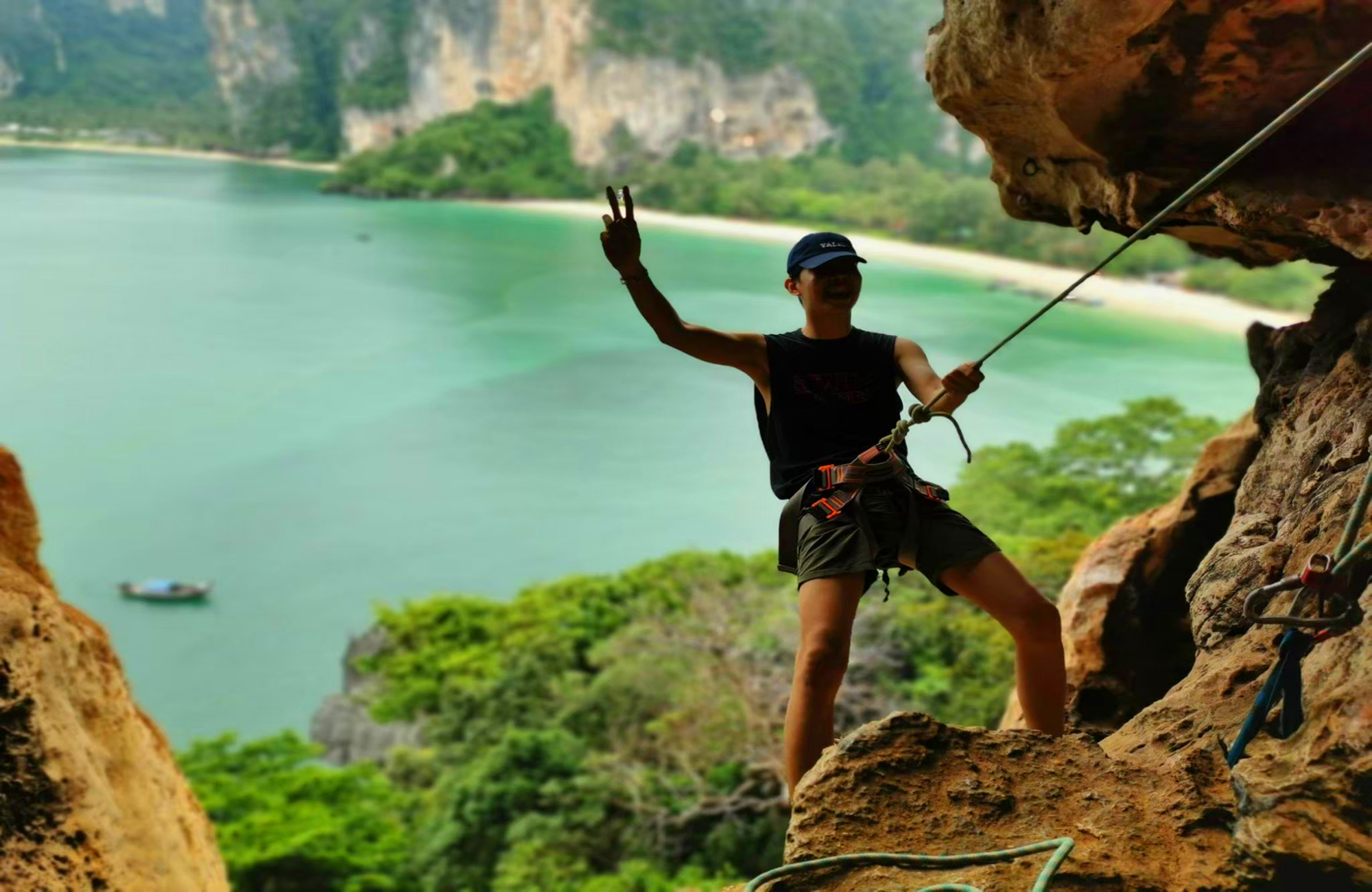 leo-nui-krabi
