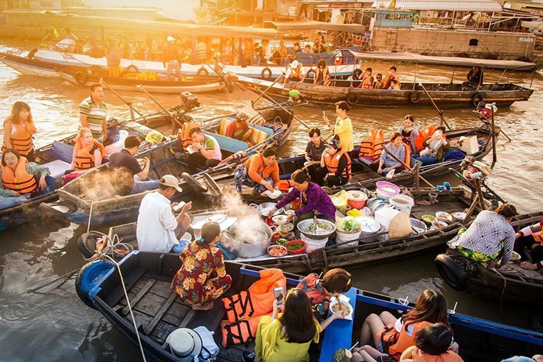 mekong delta floating market cai rang