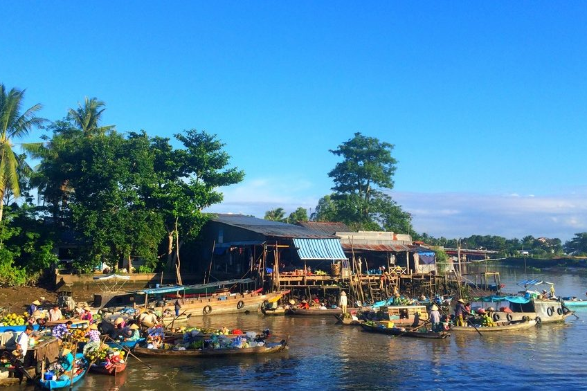 phong dien floating market