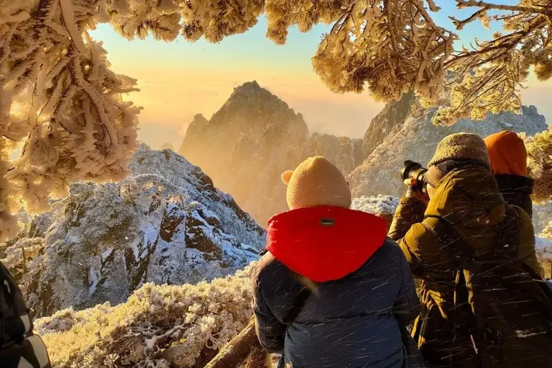 leo núi Hoàng Sơn Trung Quốc
