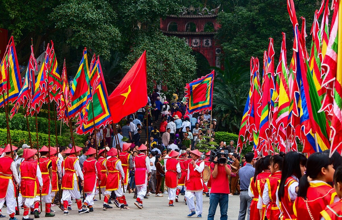 Không khí Tết Nguyên đán, lễ hội truyền thống Việt Nam