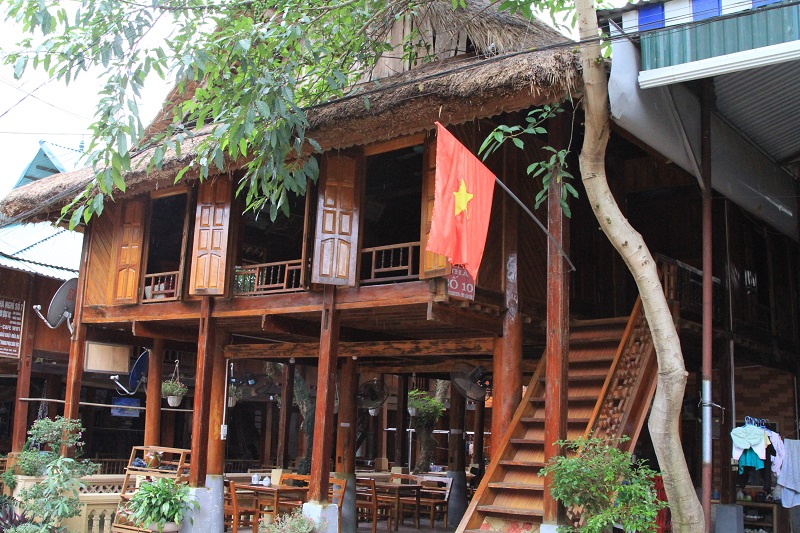 Nhà sàn truyền thống tại Bản Lác Mai Châu