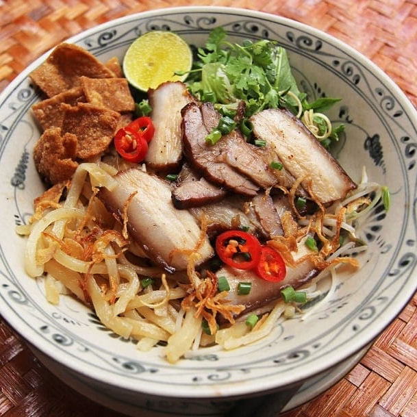 cao lau hoi an